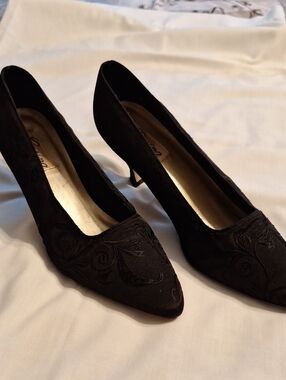 Vintage Black Pumps - Women